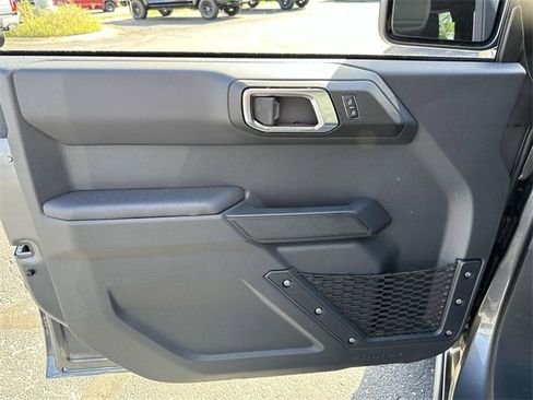 Used 2025 Ford Bronco Big Bend w/ Black Diamond Package image 14