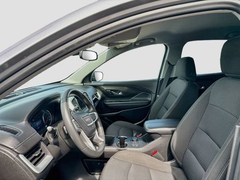 Used 2024 GMC Terrain SLE w/ Driver Convenience Package FWD image 10