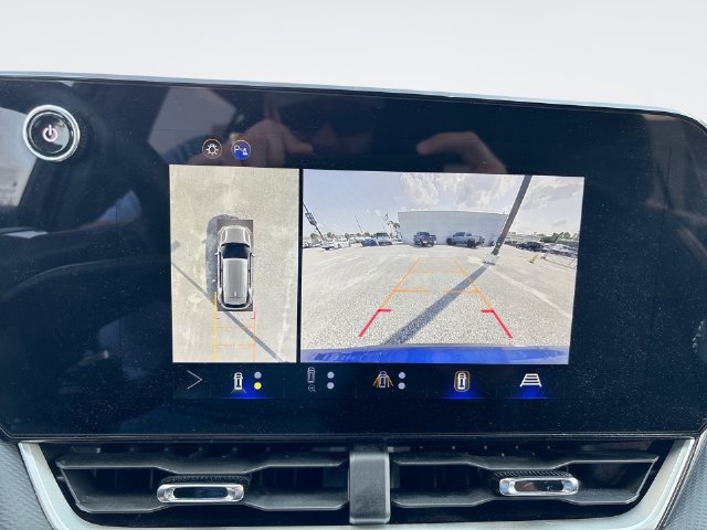 Used 2025 Chevrolet Equinox LT w/ Convenience Package II FWD image 17