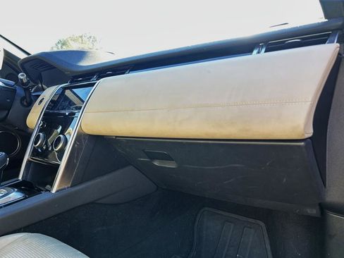 Used 2020 Land Rover Discovery Sport S image 13