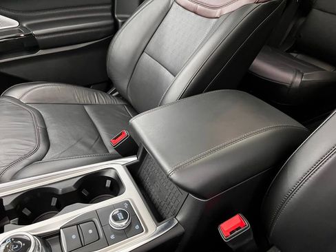 Used 2023 Ford Explorer Platinum w/ Technology Package image 31