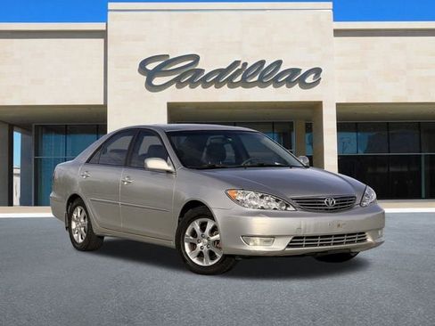 Used 2005 Toyota Camry LE image 2