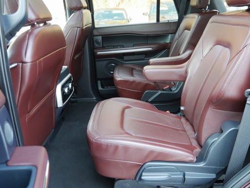 Used 2023 Ford Expedition Limited image 28