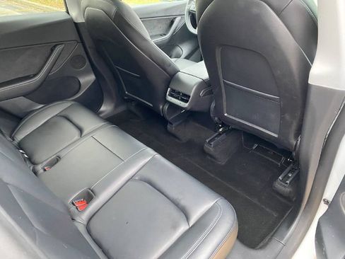Used 2021 Tesla Model Y Long Range image 6