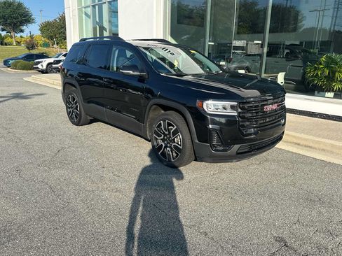 Used 2021 GMC Acadia SLE w/ Driver Convenience Package FWD image 2