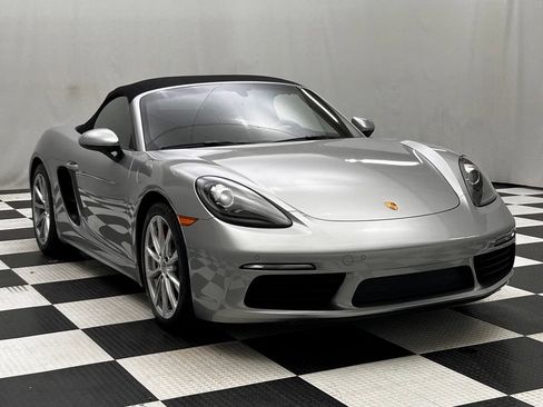 Used 2017 Porsche 718 Boxster S RWD image 2