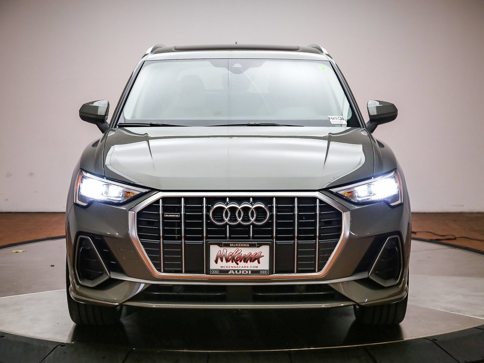 Used 2021 Audi Q3 2.0T Premium w/ Convenience Package AWD/4WD image 2
