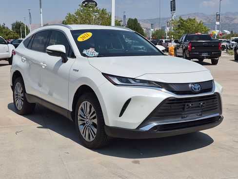 Used 2021 Toyota Venza XLE w/ Softex Package AWD/4WD image 8