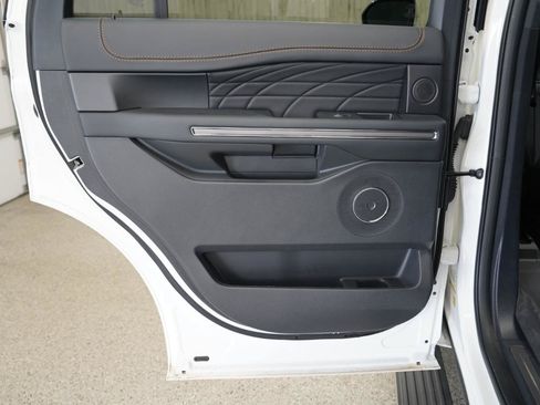 Used 2023 Ford Expedition Platinum AWD/4WD image 37