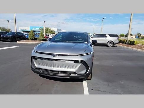 New 2026 Chevrolet Equinox EV LT image 27