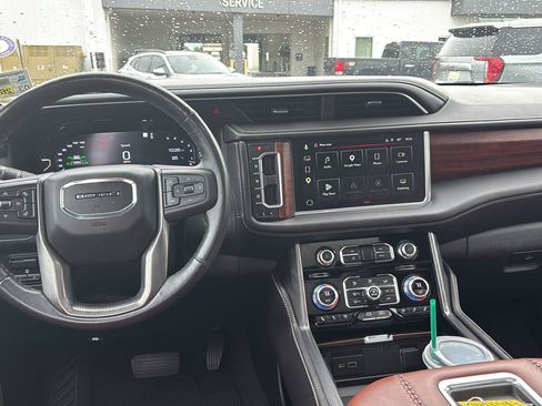 Used 2023 GMC Yukon XL Denali Ultimate AWD/4WD image 18
