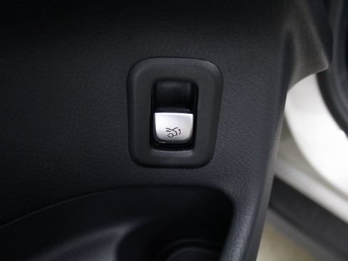 Used 2022 Mercedes-Benz GLC 300 4MATIC w/ Driver Assistance Package image 15