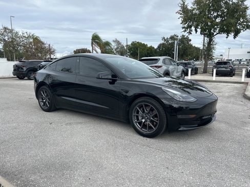 Used 2023 Tesla Model 3 Standard Range image 7