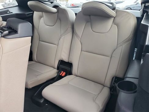 New 2026 Volvo XC90 B6 Ultra w/ Protection Package image 32