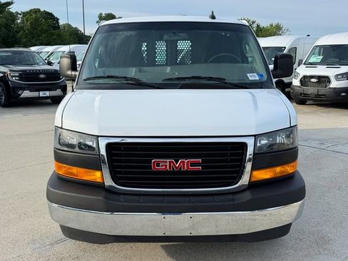 Used 2025 GMC Savana 2500 w/ Driver Convenience Package RWD image 2