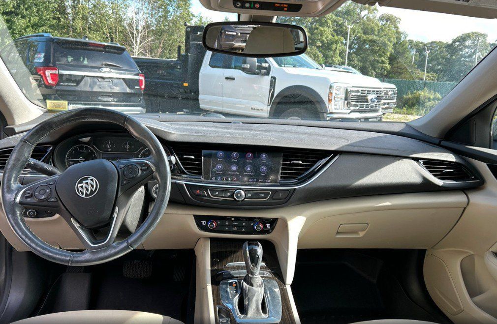 Used 2019 Buick Regal Essence w/ Driver Confidence Package I AWD/4WD image 15