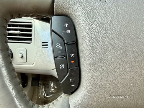 Used 2007 Buick Lucerne CXL w/ Luxury Package FWD image 26