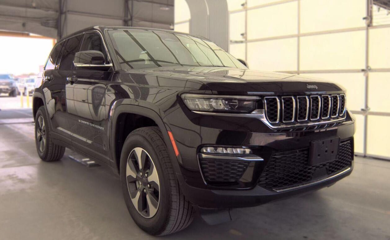 Used 2022 Jeep Grand Cherokee Limited 4xe AWD/4WD image 1