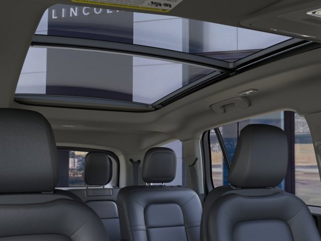 New 2026 Lincoln Aviator AWD w/ Jet Appearance Package image 25