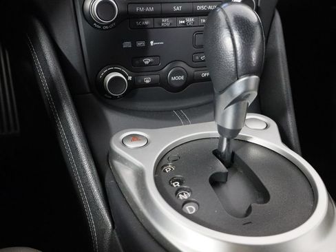 Used 2009 Nissan 370Z Touring RWD image 19
