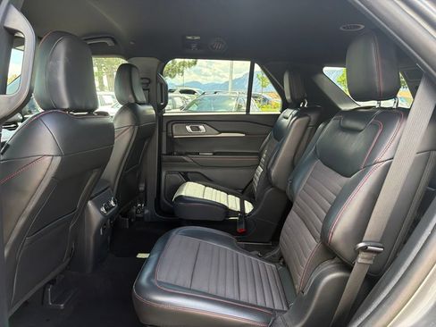 Used 2025 Ford Explorer ST-Line AWD/4WD image 20