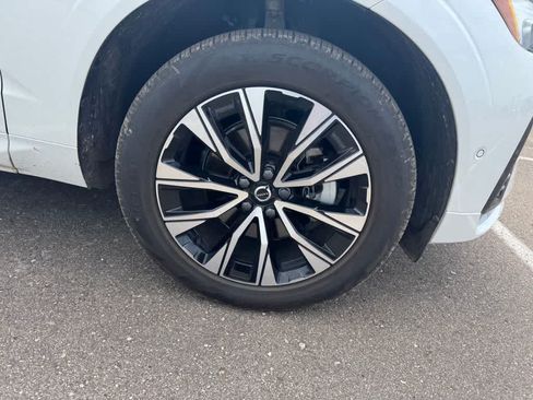Used 2024 Volvo XC60 B5 Plus AWD/4WD image 13