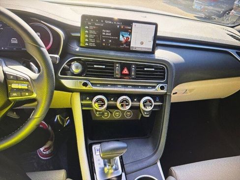 Used 2023 Genesis G70 2.0T image 7