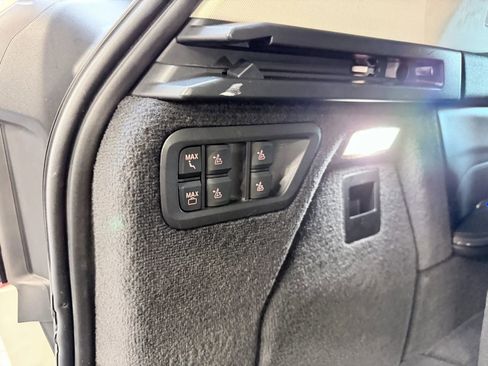 Used 2020 BMW X7 xDrive40i w/ Premium Package AWD/4WD image 26