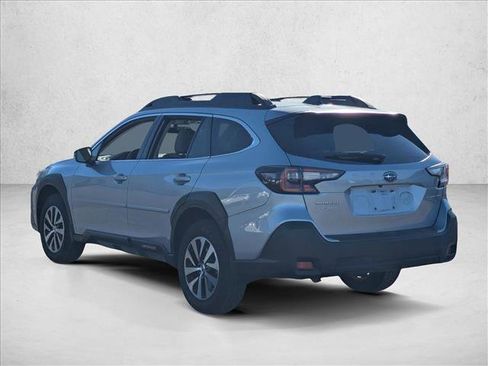 Used 2023 Subaru Outback Premium image 7