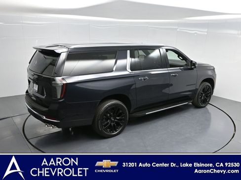 New 2025 Chevrolet Suburban Premier image 40