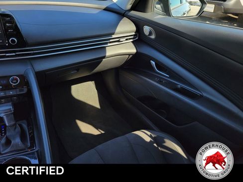 Used 2021 Hyundai Elantra SEL w/ Convenience Package FWD image 18