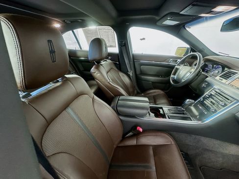 Used 2012 Lincoln MKS AWD image 28
