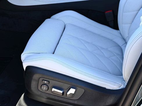 New 2026 BMW X5 xDrive50e w/ Premium Package image 17