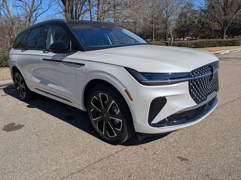 New 2026 Lincoln Nautilus Premier image 12