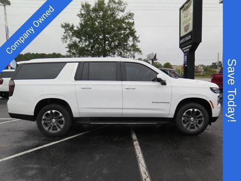 New 2026 Chevrolet Suburban LS RWD image 2