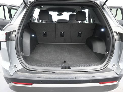 Used 2025 Chevrolet Equinox LT image 11