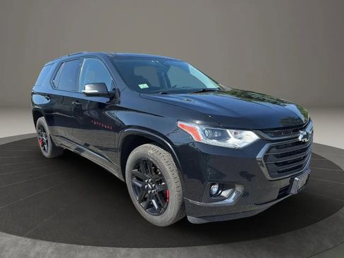 Used 2020 Chevrolet Traverse Premier w/ Redline Edition image 3