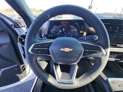 New 2026 Chevrolet Equinox LT w/ Convenience Package II image 17