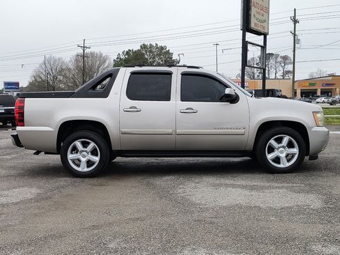 Used 2008 Chevrolet Avalanche LT image 8