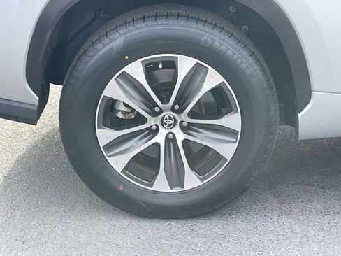 Used 2019 Toyota Highlander Plus image 12