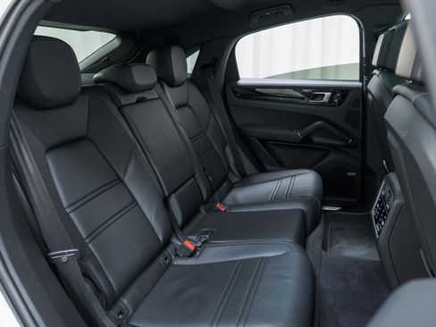 Certified 2020 Porsche Cayenne S image 27