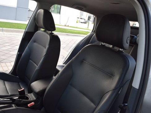 Used 2015 Volkswagen Golf TDI S FWD image 39