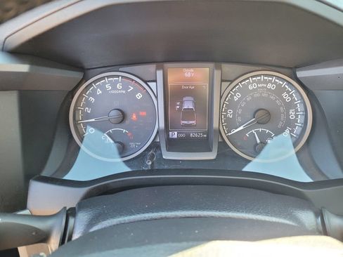 Used 2019 Toyota Tacoma TRD Off-Road AWD/4WD image 23