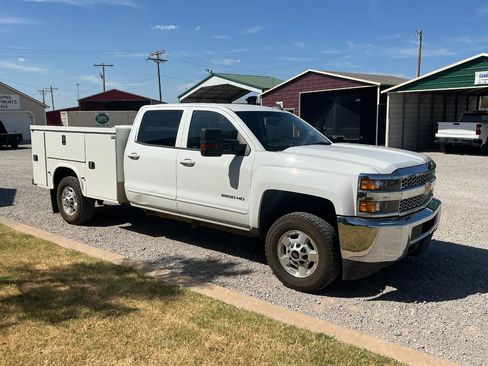 Used 2019 Chevrolet Silverado 2500 LT AWD/4WD image 3