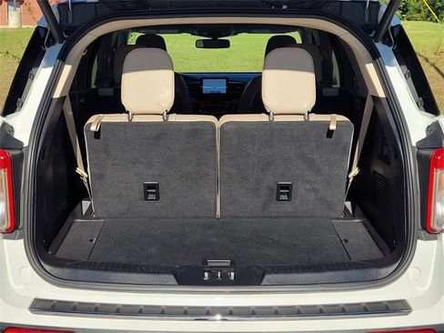 Used 2021 Ford Explorer Limited w/ Equipment Group 301A image 9