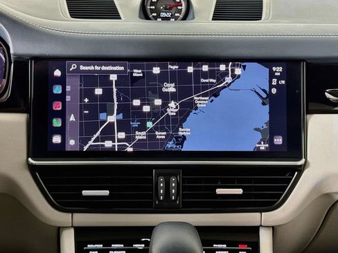 Certified 2023 Porsche Cayenne Coupe AWD/4WD image 29