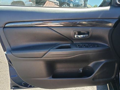 Used 2018 Mitsubishi Outlander GT AWD/4WD image 11