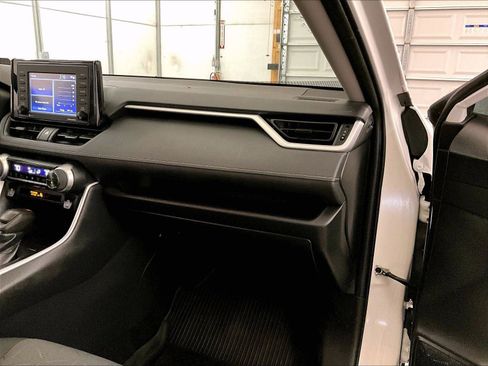 Used 2020 Toyota RAV4 XLE w/ Convenience Package AWD/4WD image 15