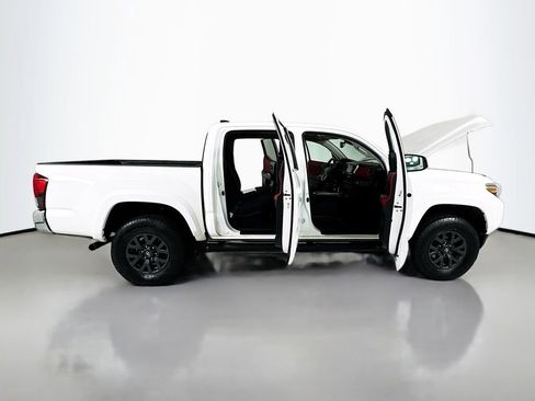 Used 2023 Toyota Tacoma SR5 AWD/4WD image 25