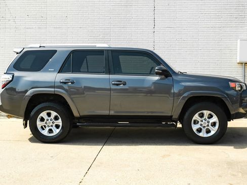 Used 2018 Toyota 4Runner SR5 Premium AWD/4WD image 7